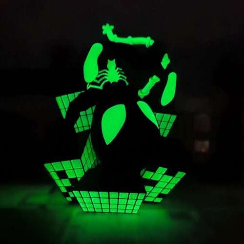 Youtooz - Marvel Comics Collection Spectacular Spider-Man #101 Glow in the Dark Vinyl Figure #36 - Entertainment Earth Exclusive