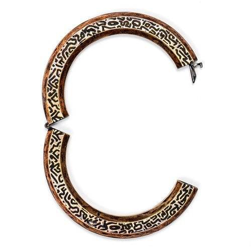 Marvel Shang-Chi Necklace and Glow-in-the-Dark Bracelet Ring Prop Replica Set – Entertainment Earth Exclusive