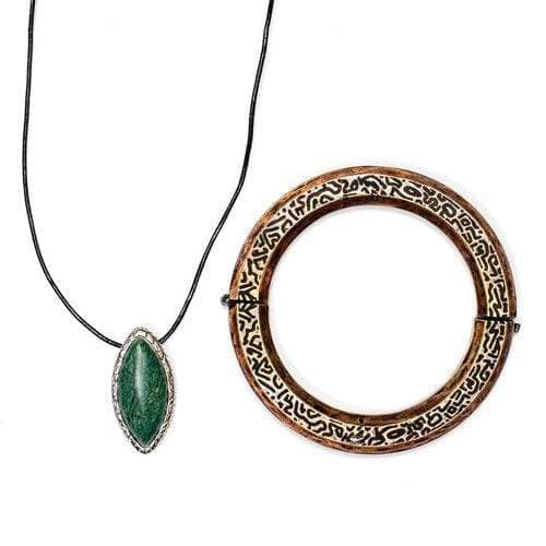 Marvel Shang-Chi Necklace and Glow-in-the-Dark Bracelet Ring Prop Replica Set – Entertainment Earth Exclusive