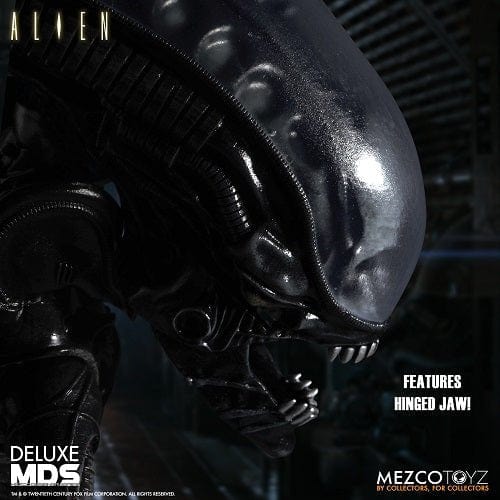 Mezco Toyz MDS Alien 6-Inch Deluxe Stylized Roto Figure