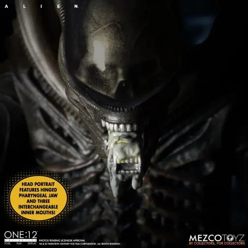 Mezco Toyz One-12 Collective Alien Deluxe Edition Action Figure